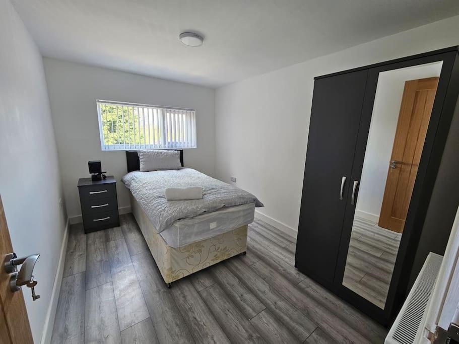 Holiday home Luxe Near Nec, Bhx & Train Birmingham