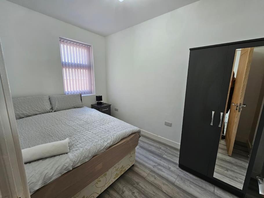Luxe Near Nec, Bhx & Train Holiday home