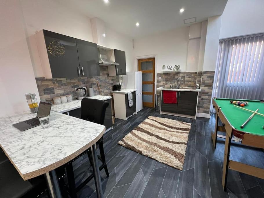 Luxe Near Nec, Bhx & Train Holiday home